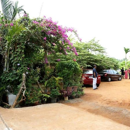 Niyati Home Stay Gokarna  Luaran gambar