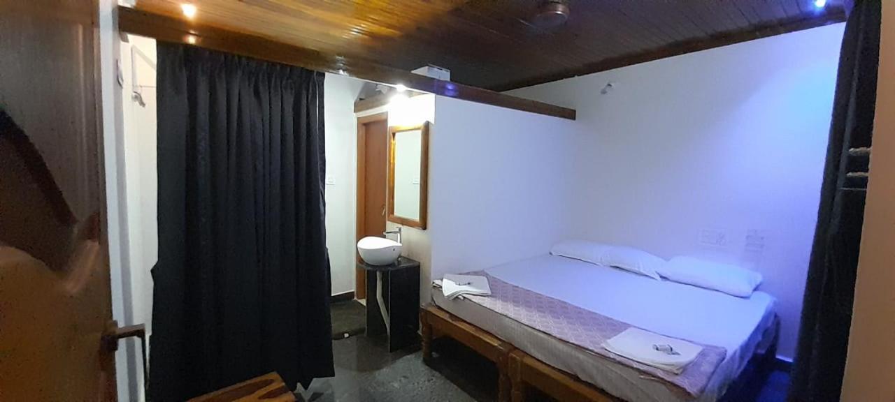 Niyati Home Stay Gokarna  Luaran gambar