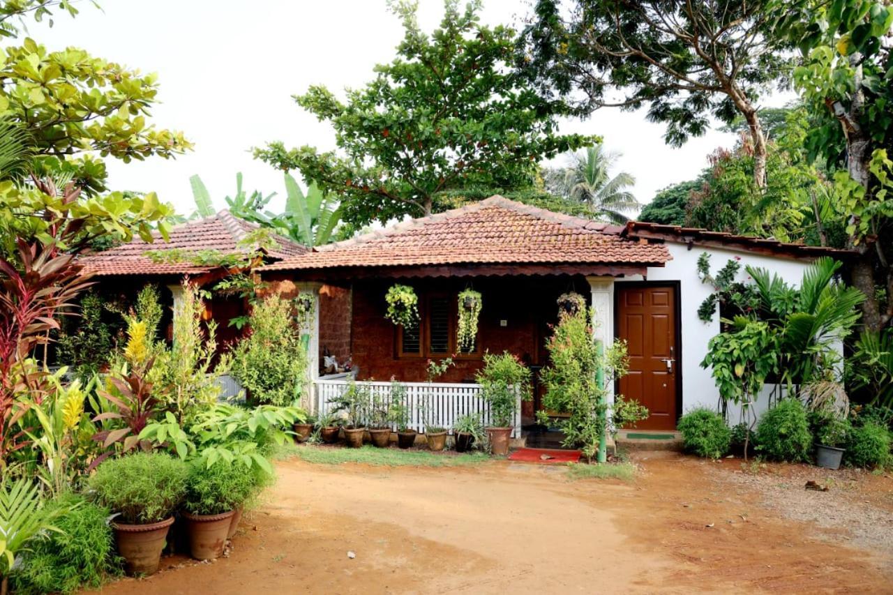 Niyati Home Stay Gokarna  Luaran gambar