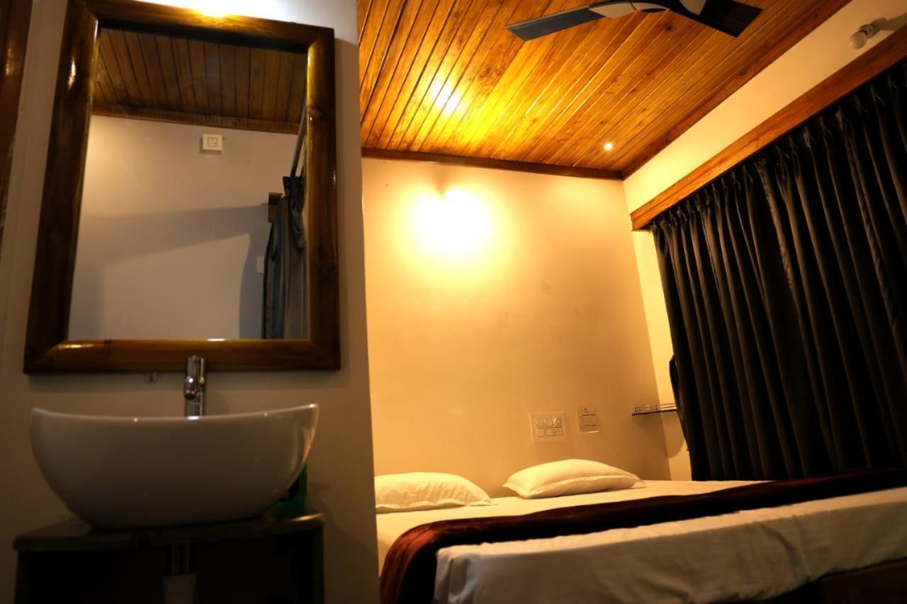 Niyati Home Stay Gokarna  Luaran gambar