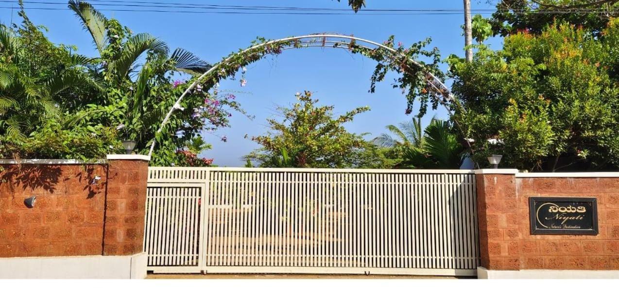 Niyati Home Stay Gokarna  Luaran gambar